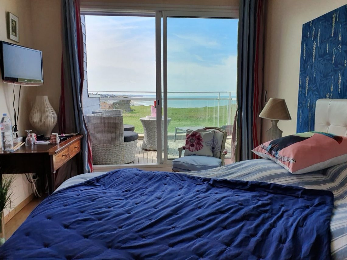 chambre avec vue sur mer et sa terrasse privative